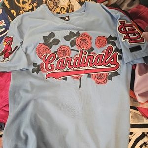 Pro Standard St Louis Cardinal shirt